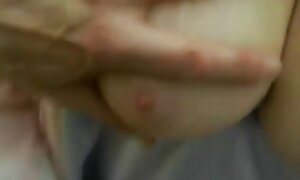 فيديو إباحي فتاة يمارس الجنس مع رجل عجوز في المهبل و في فمها أنها تعطي اللسان أفضل مواقع سكسي اجنبي
